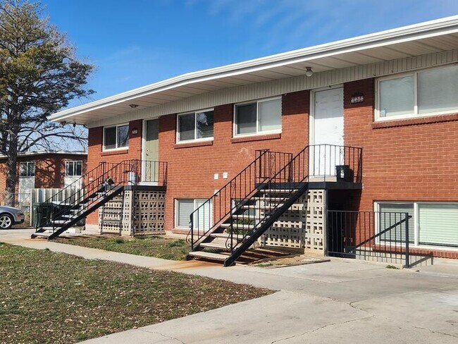 Building Photo - 2590 Robin Rd