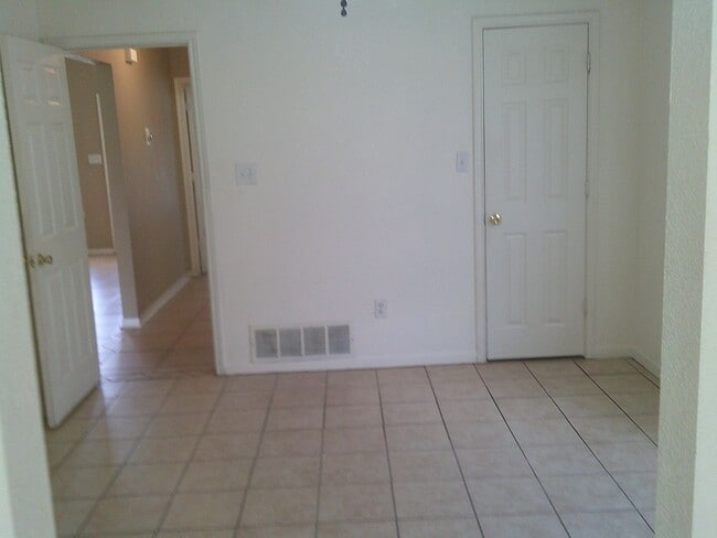 Building Photo - 3511 Westwood Dr