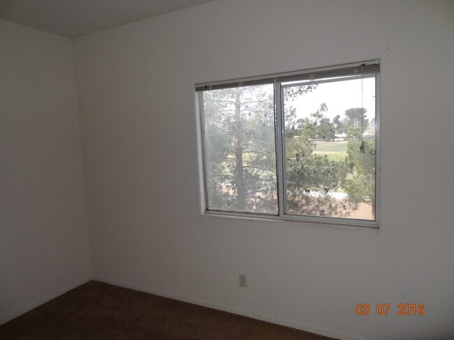 Building Photo - 5655 E Sahara Ave
