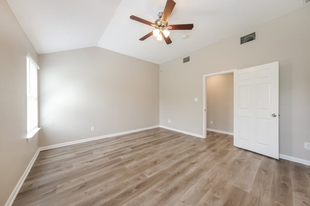 Building Photo - 200 N Crossing Trail