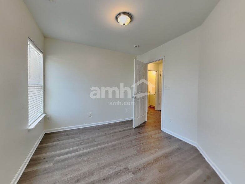 Building Photo - 3709 Pinkham Way