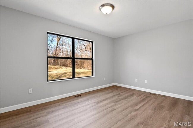 Building Photo - 701 Oak Hollow Ct