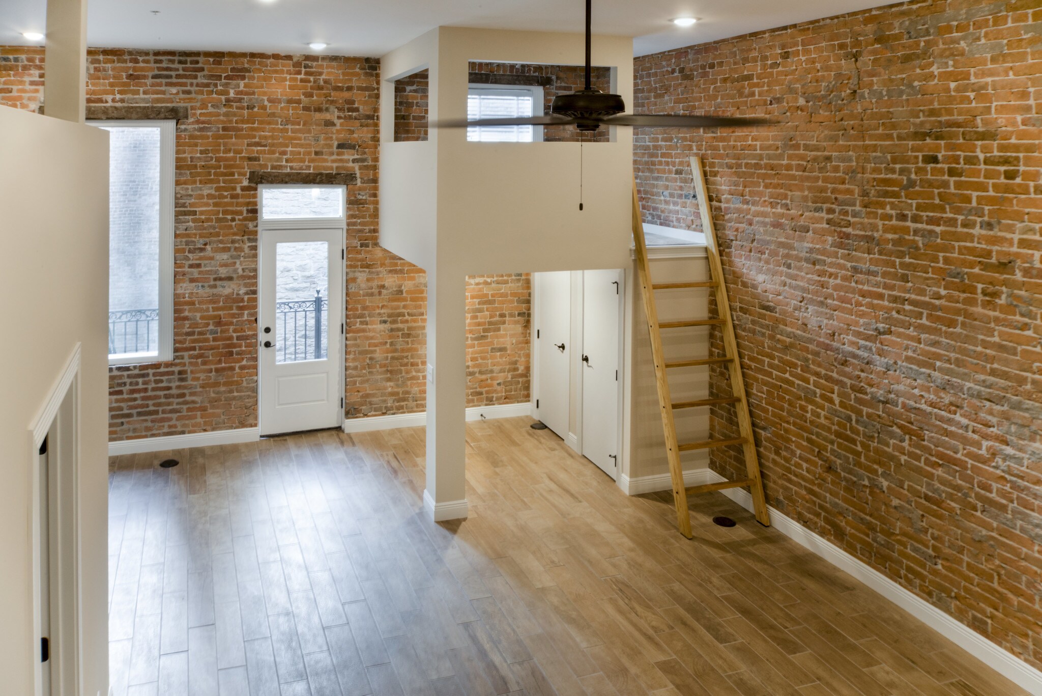 Loft Style Living - 114 E University St