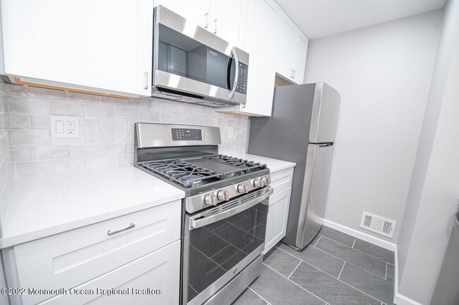 Building Photo - 506 Daffodil Dr