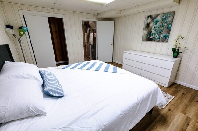 Building Photo - 6659 Upham Dr