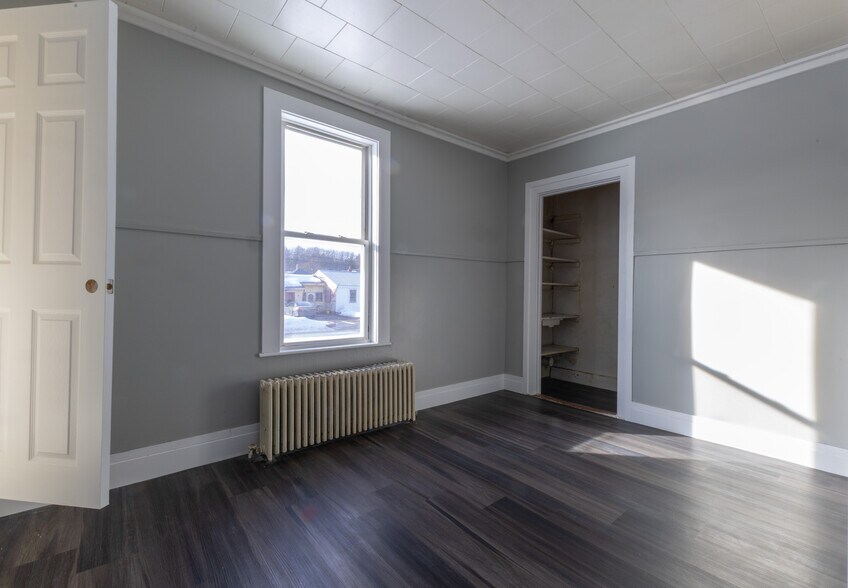 Building Photo - 44 Olive St