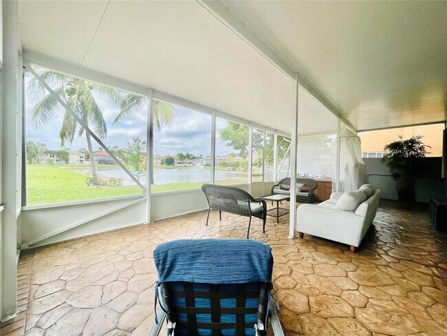 Building Photo - 6911 Sea Daisy Dr
