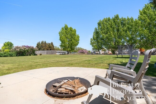 Building Photo - Charming Country Home on 2 Acres | 5 Bed | 3 Bath | Blackfoot, ID
