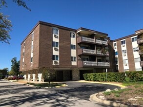 Building Photo - 1311 S Finley Rd