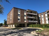 Building Photo - 1311 S Finley Rd