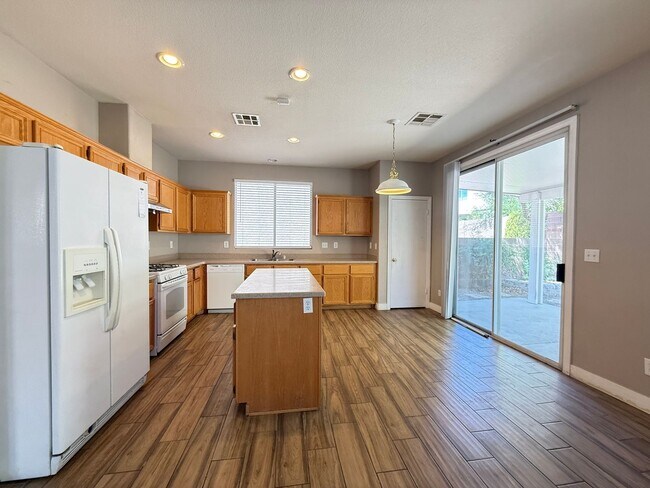 Building Photo - 9536 Sunshade Ct