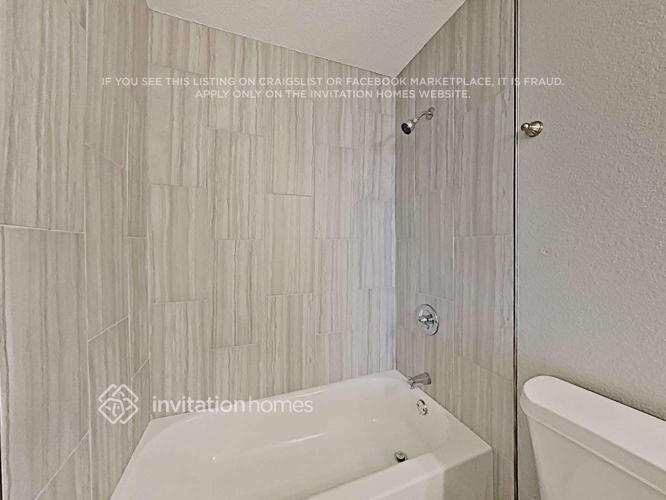 Building Photo - 8415 Beachplum Way