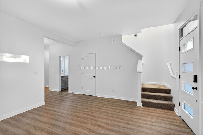 Building Photo - 13838 SE Knight St