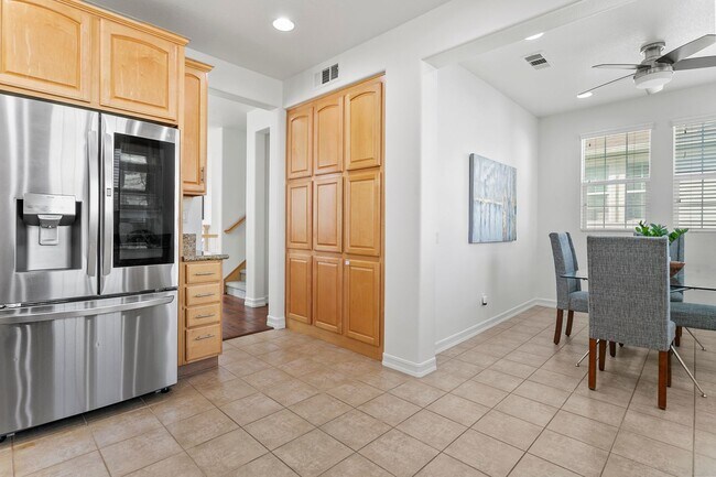 Building Photo - Tri-level Home in Ladera Ranch, now available!