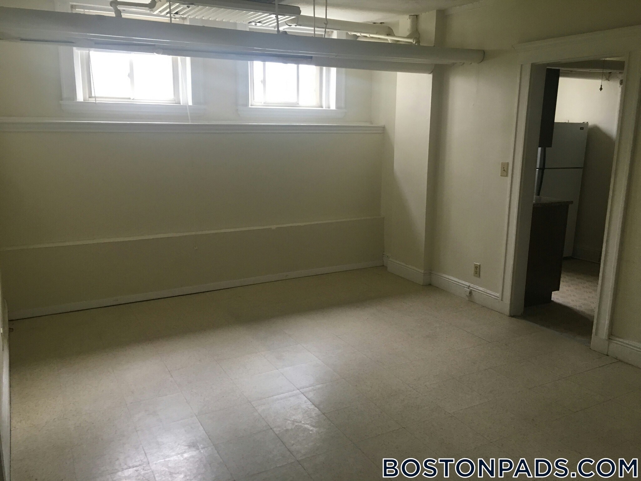 Building Photo - 88 Maple St