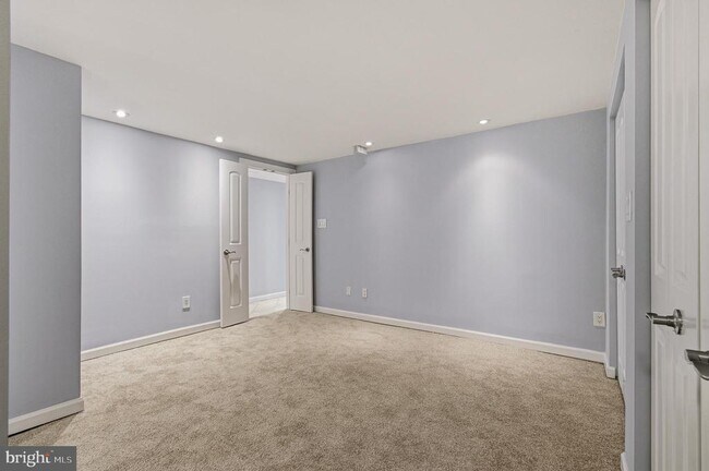 Building Photo - 2117 S St NW