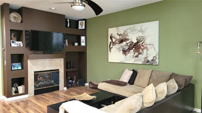 Building Photo - 162 Crystal Oak Dr