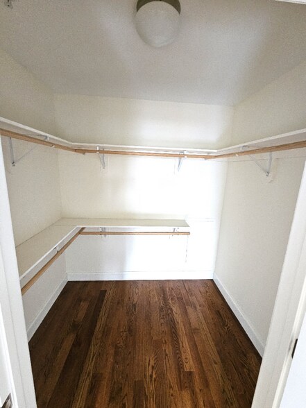 Building Photo - 115 Bruen St