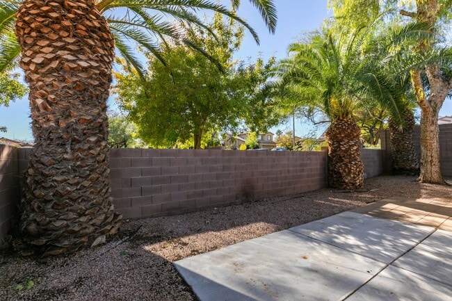 Building Photo - 2-Story Home  3 bedroom 2 bath in Summerlin