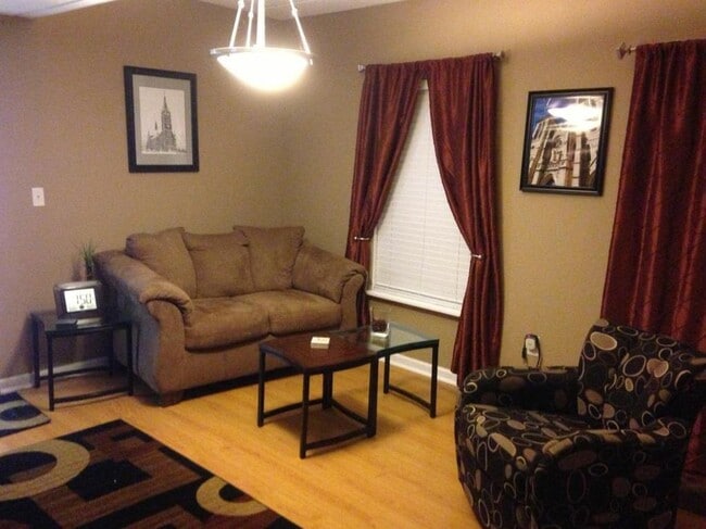Building Photo - Beautiful single family home located in a quiet cul-de-sac