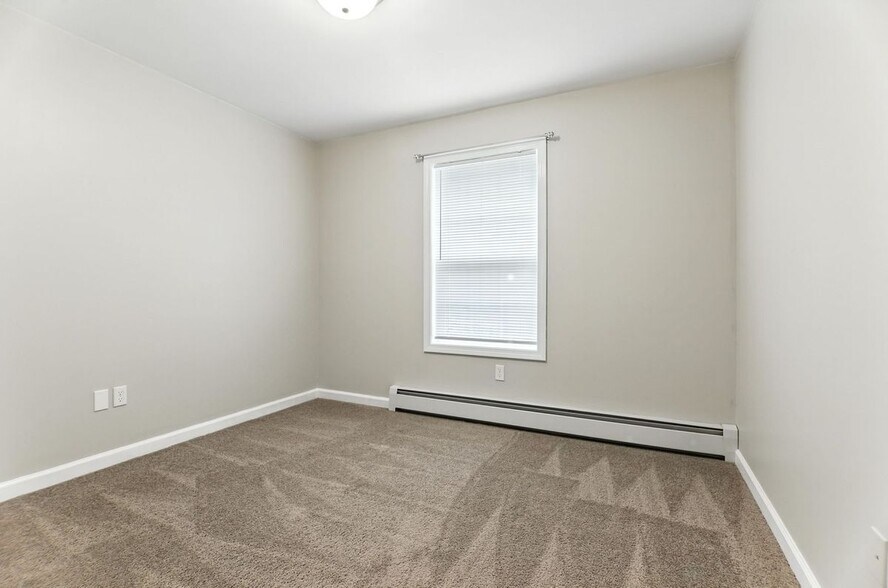 Building Photo - 221 Griffin Rd