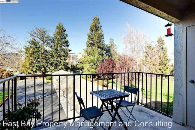 Building Photo - 2 br, 2 bath House - 39400 Albany Common #B