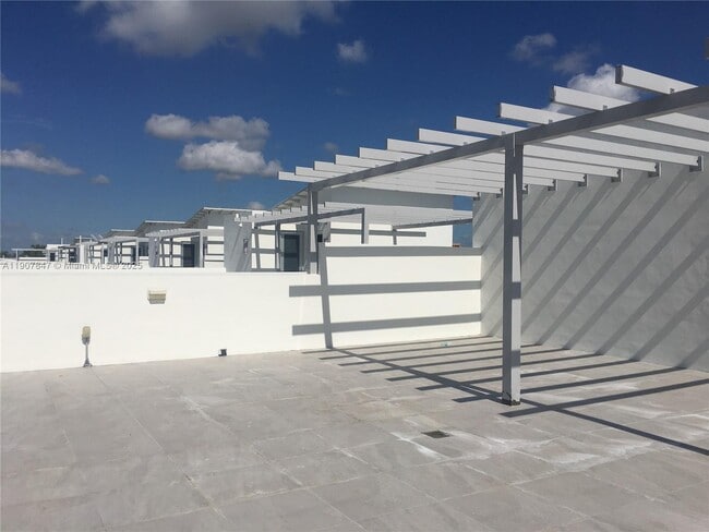 Building Photo - 8258 NW 33rd Terrace