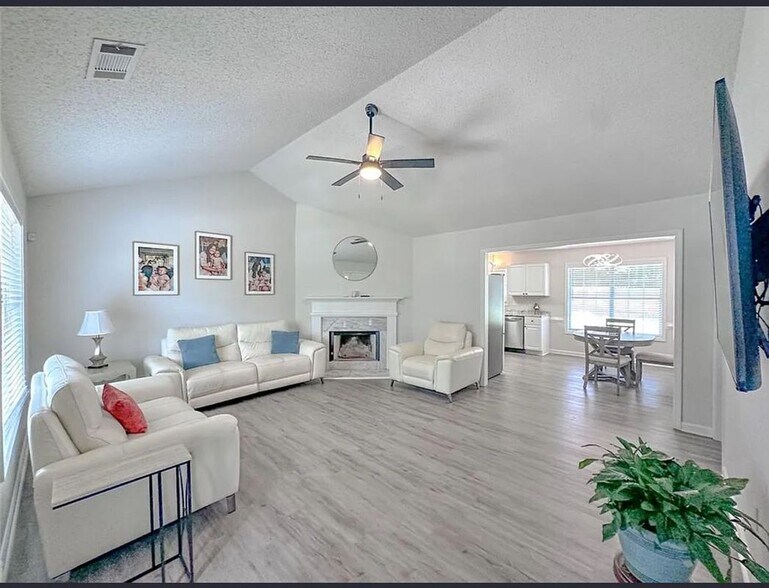 Building Photo - 354 Shoal Ct