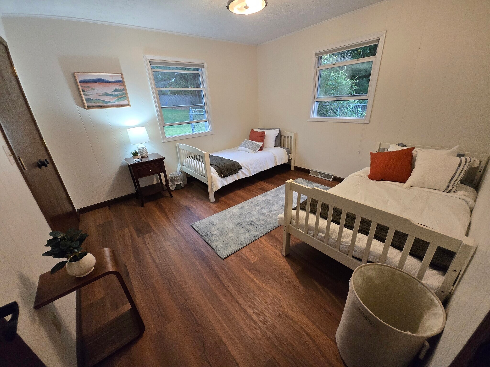 Building Photo - 1632 S Sycamore Ct