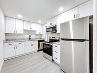 Building Photo - Renovated 2 Bedroom 1 Bathroom Apartment |...