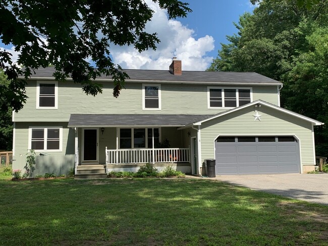 Building Photo - 6 Oakwood Ln