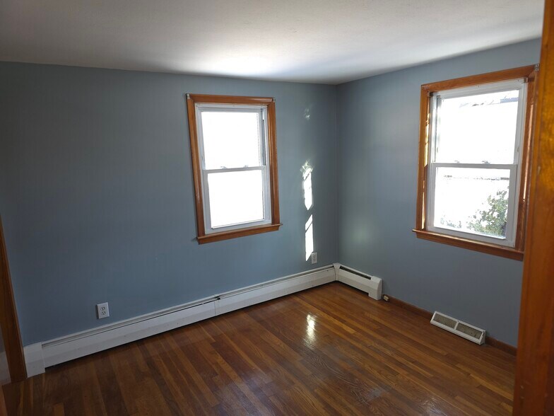 Bedroom - 11 Boyden St