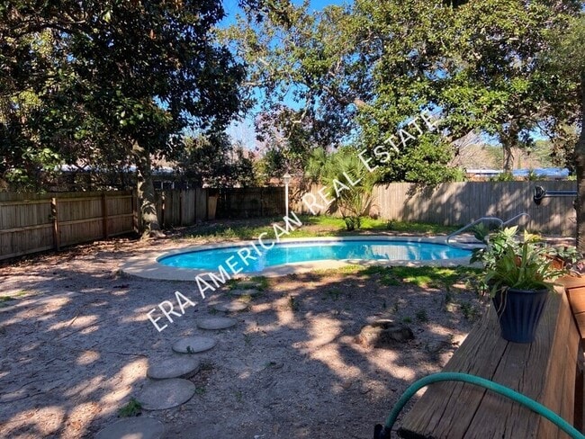 Building Photo - 19 Winfield Way