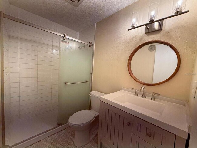 Building Photo - 7501 Gallineta Ct