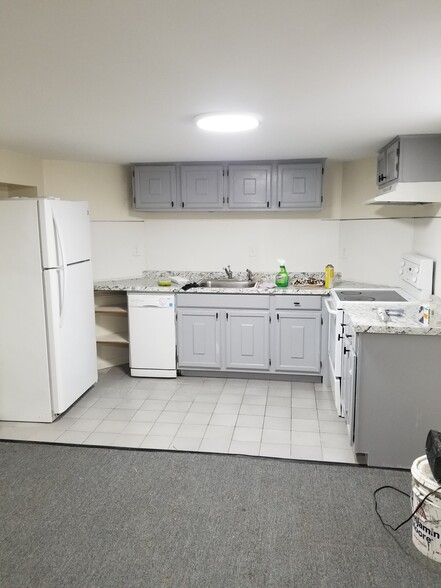 Building Photo - 76 Winter St