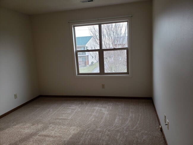 Building Photo - 5742 Ryewyck Dr