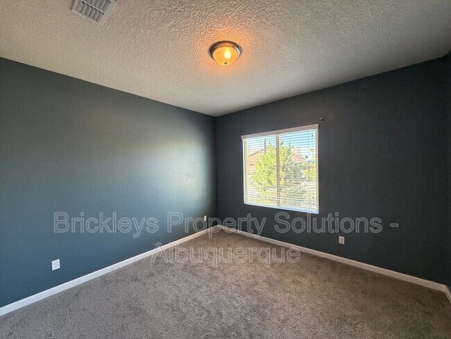 Building Photo - 2861 Walsh Loop SE