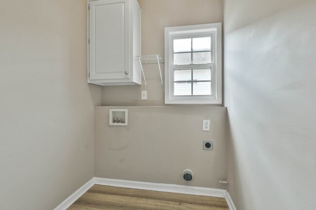 Building Photo - 440 Autumn Glen Cir