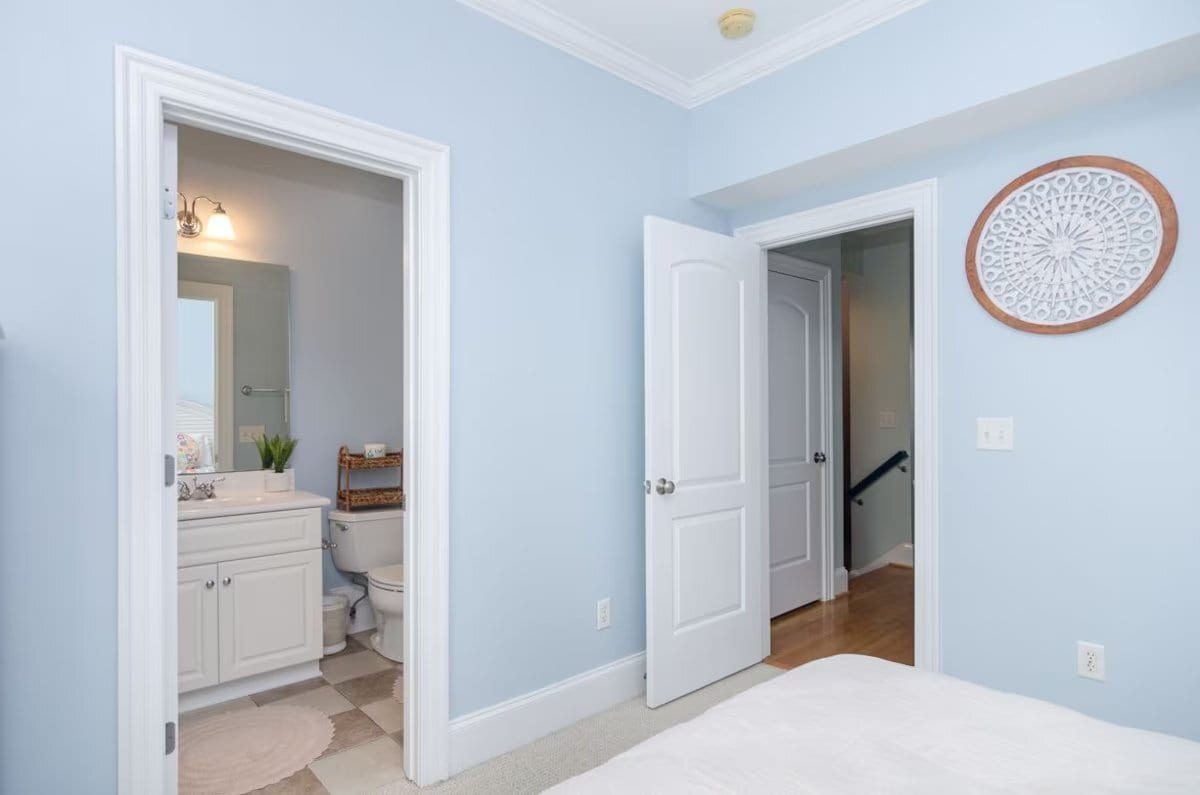 Building Photo - 14A E Greensboro St