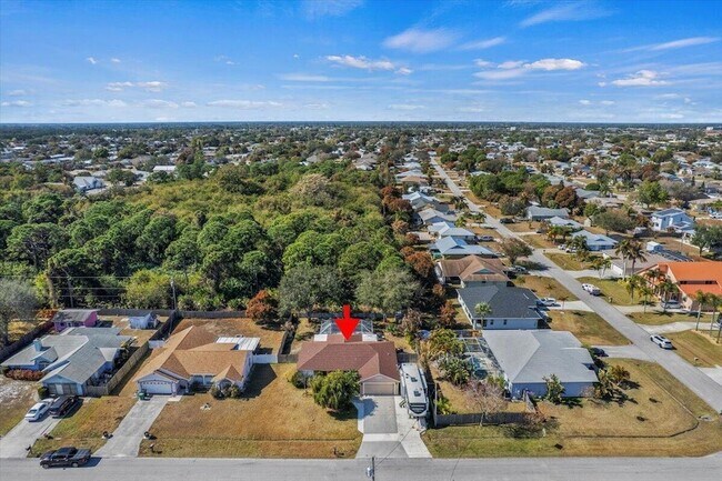 Building Photo - 1960 SE Bowie St