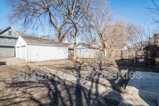 Building Photo - 3322 Clinton Ave