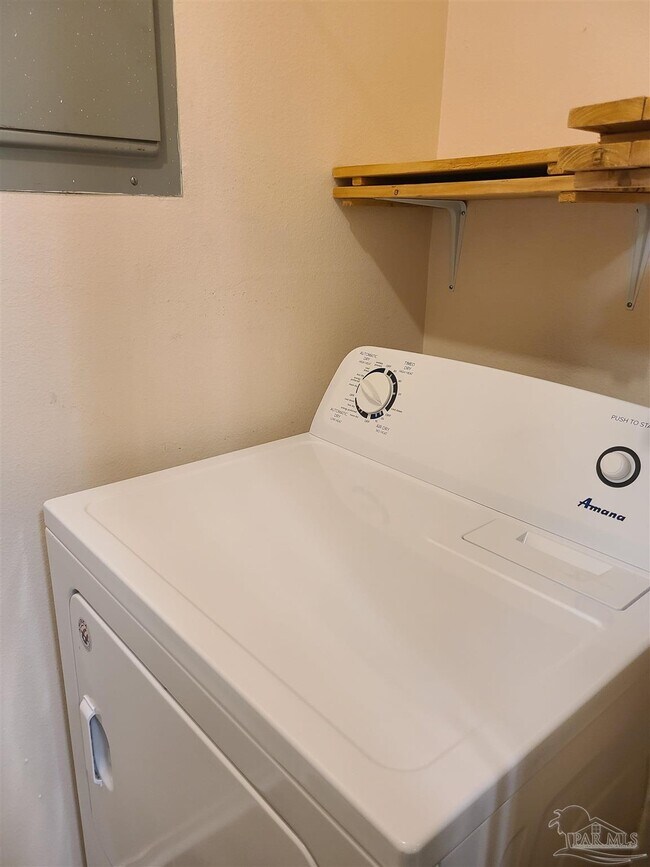 Building Photo - 2201 Scenic Hwy