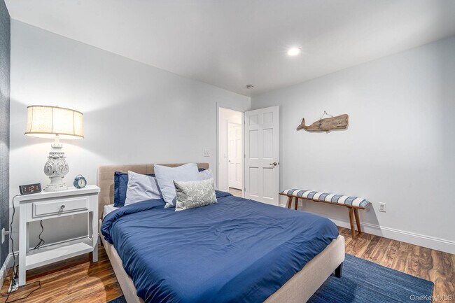 Building Photo - 410 Cedar Dr