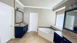 Building Photo - 12571 Valley Spring Dr