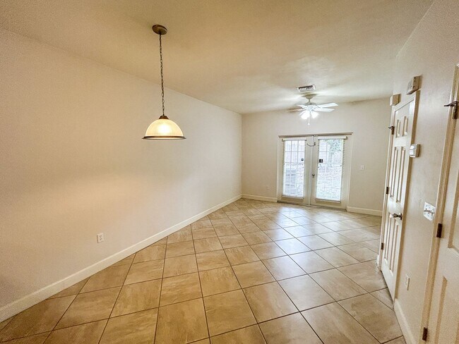 Building Photo - 2951 SW 35th Pl