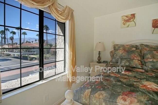 Building Photo - 500 S Farrell Dr