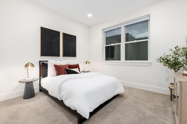 Building Photo - Beautiful West Wash Park home available NOW!