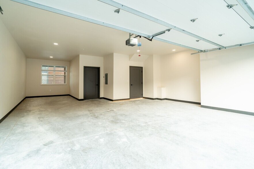 Interior Photo - Whitetail Ridge