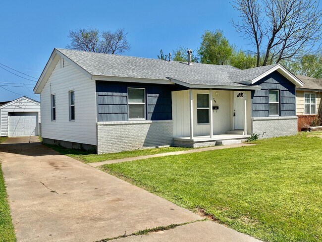 Building Photo - 709 E Steed Dr