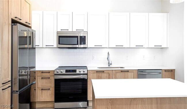 Building Photo - 22980 Vista Edera Cir